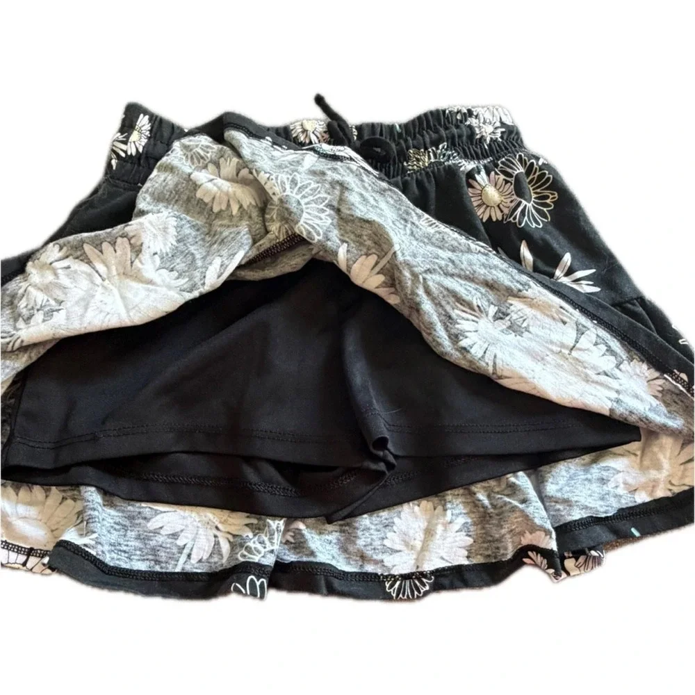 Justice Girls Floral Skort Black Daisy Print Tiered Athletic Skirt Size S 7/8